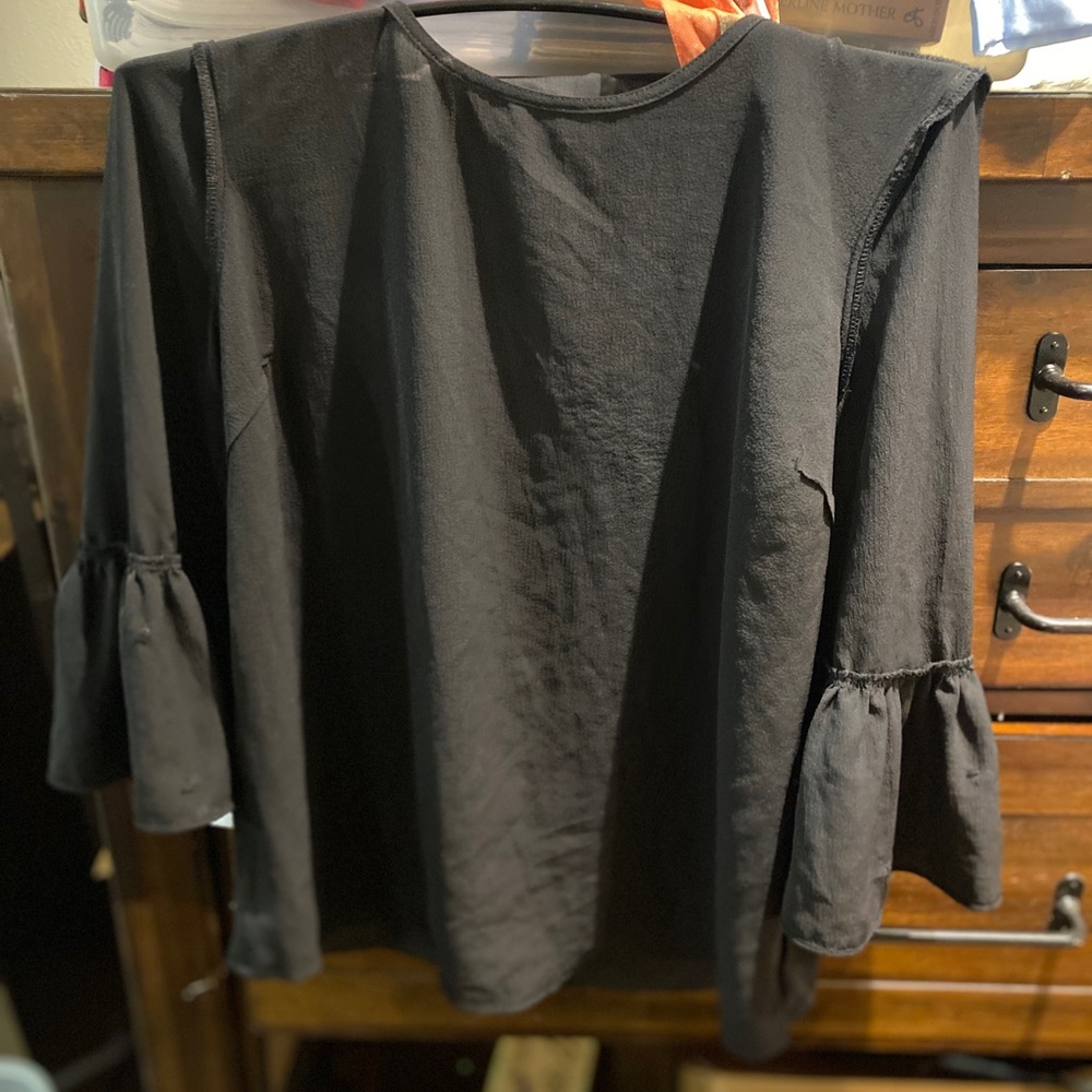 Elle Black Bell Sleeve Blouse